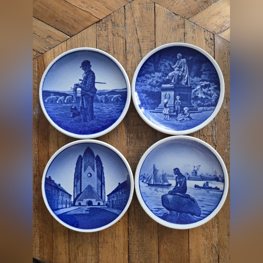 VTG💫Royal Copenhagen Mini DenmarkMini Souvenir Plates